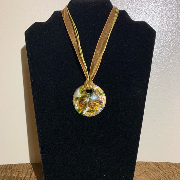 Necklaces - Picture 4 of 7